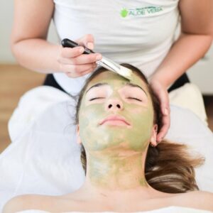 Nega obraza z aloe vero - Sprostitvena maska - Lepotni center Aloe Vera Ljubljana